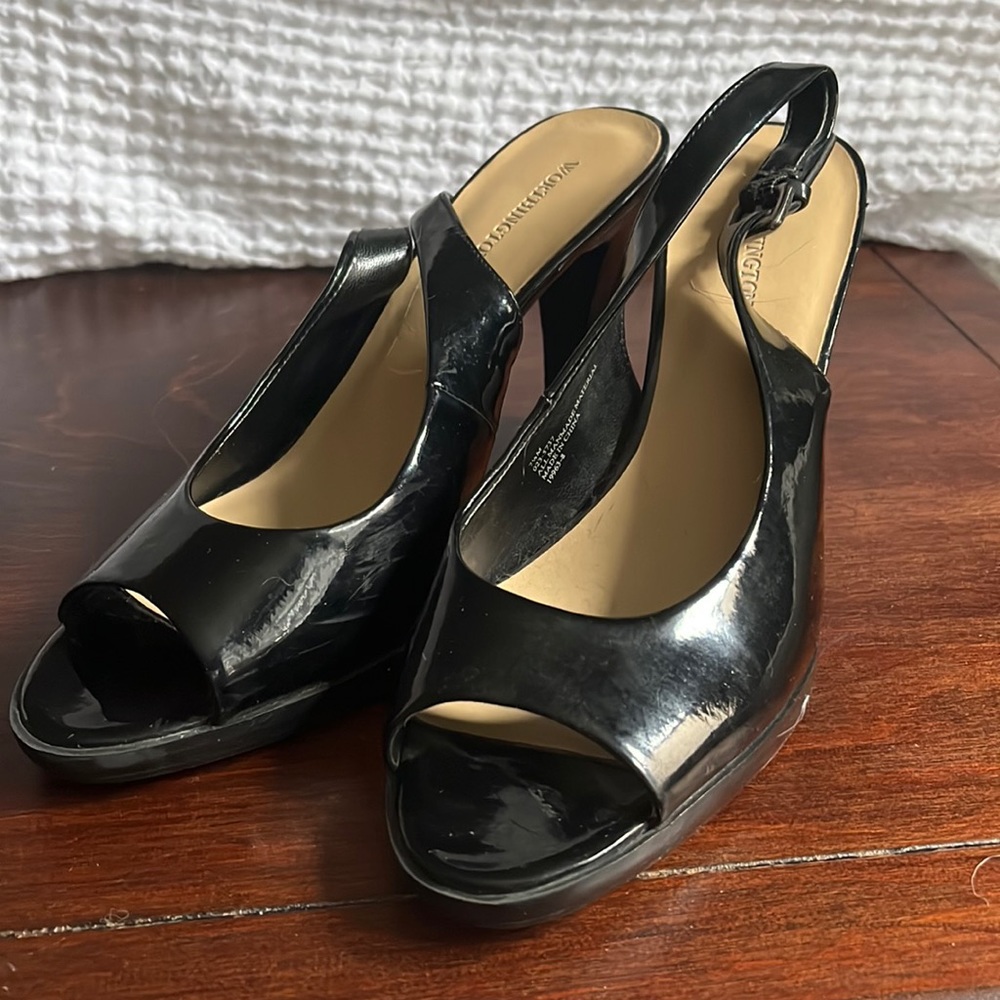 Black shiny heels